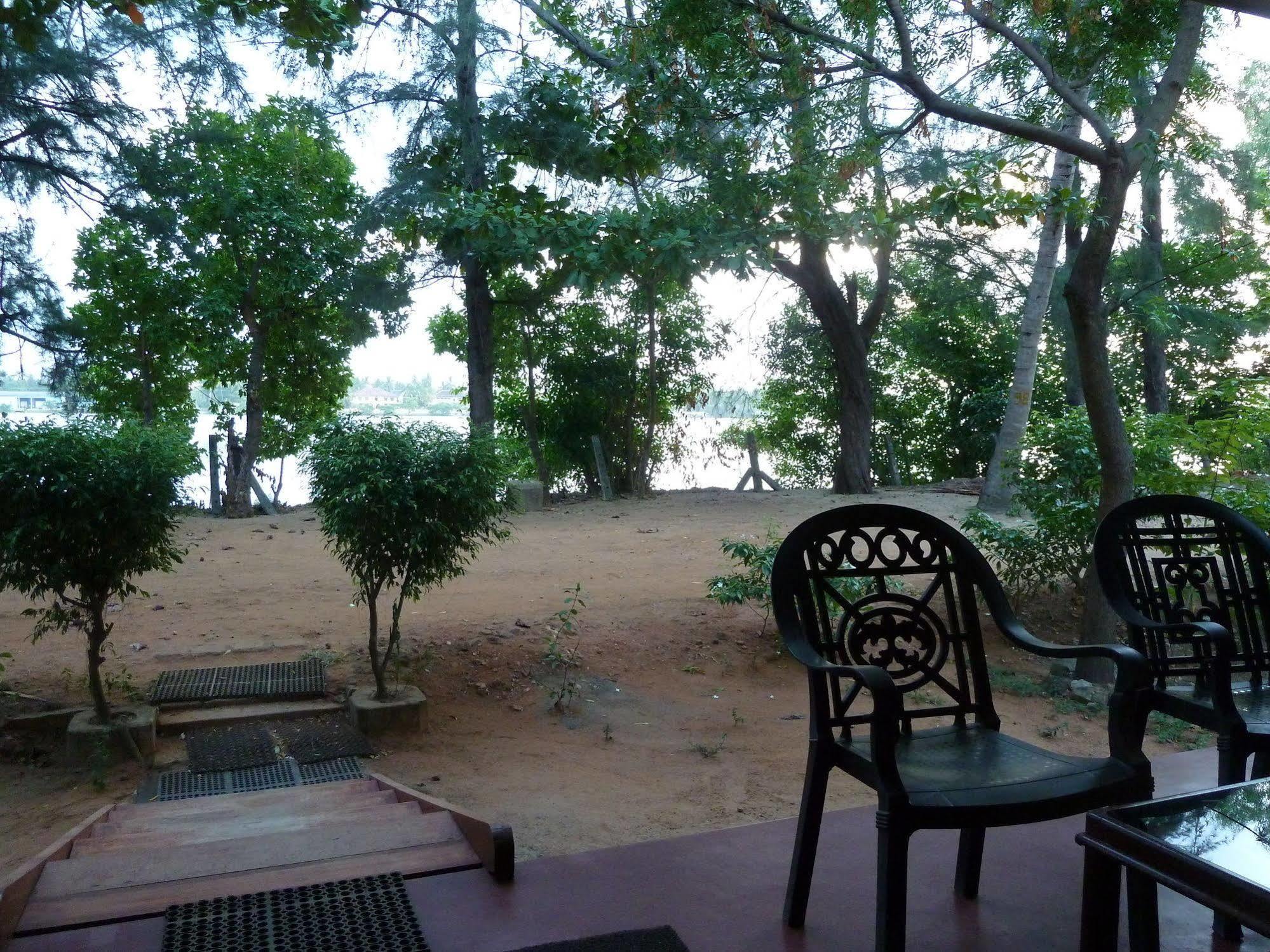Riviera Resort Batticaloa Exterior foto