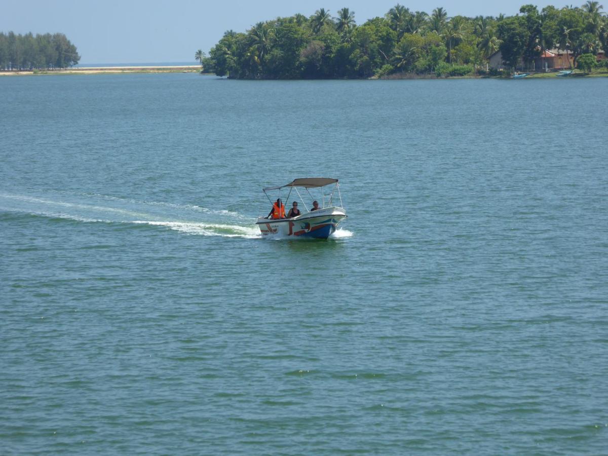 Riviera Resort Batticaloa Exterior foto